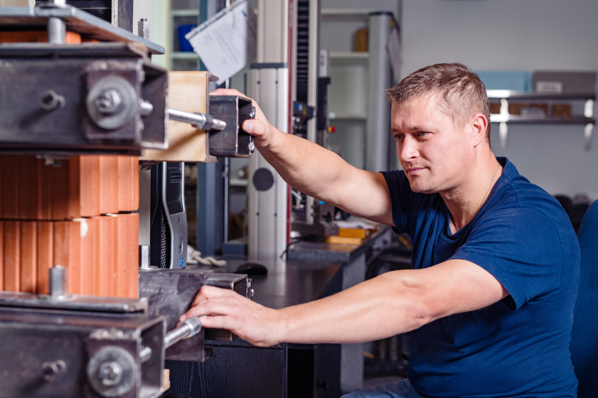 W trakcie badania w Laboratorium Materiałów Budowlanych ITB
